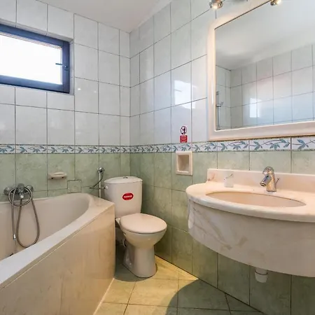 Apartment Manda Vir