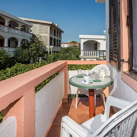 Manda Apartment Vir