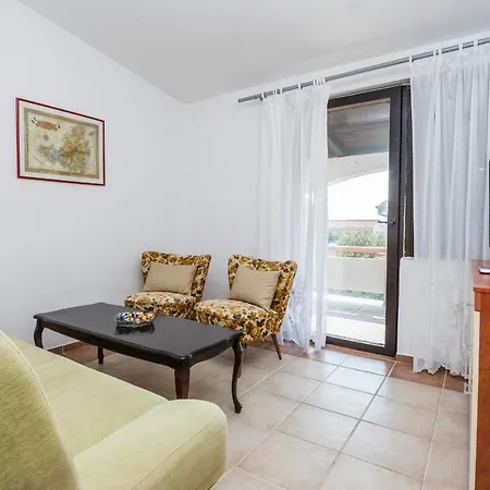 Apartment Manda Vir